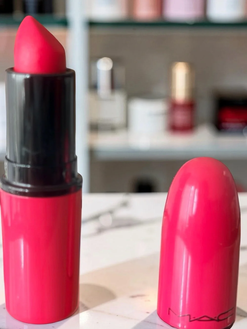 MAC Cosmetics Relentlessly Red Retro Matte Lipstick *Holiday Magic*